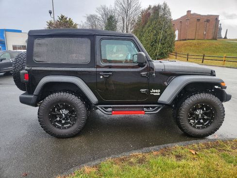 Used 2020 Jeep Wrangler Sport image 5