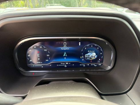 Used 2024 Chevrolet Tahoe Premier RWD image 24