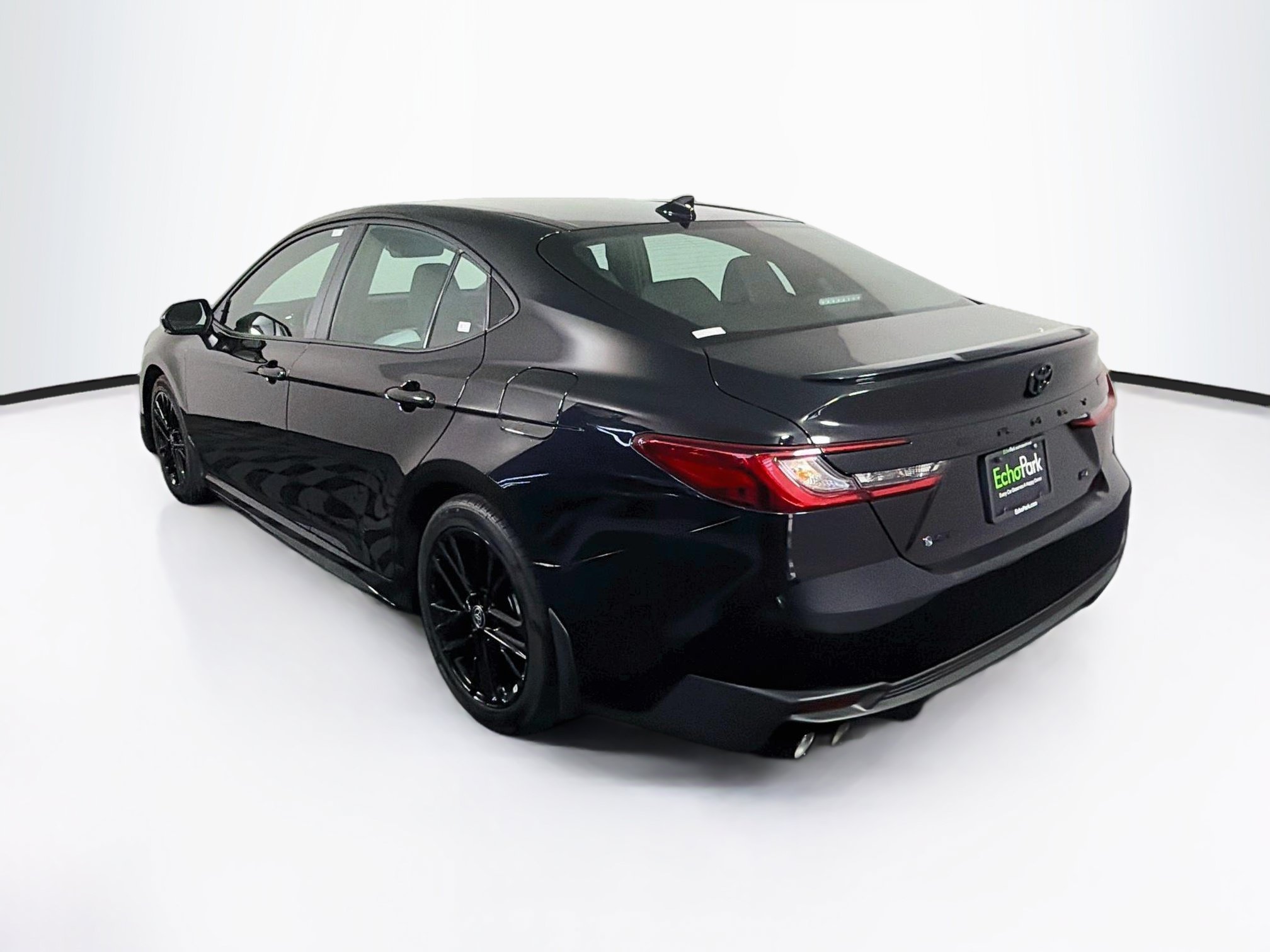 Used 2026 Toyota Camry SE w/ Convenience Package FWD image 5