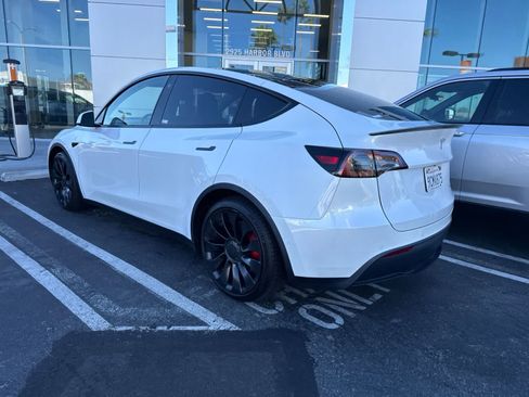 Used 2022 Tesla Model Y Performance AWD/4WD image 14