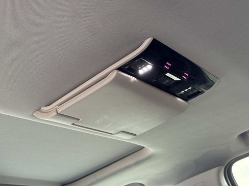 Used 2019 GMC Yukon XL SLT w/ Premium Edition image 33