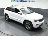 Used 2017 Jeep Grand Cherokee Limited image 2