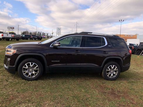 Used 2020 GMC Acadia SLT w/ Driver Alert Package II image 3
