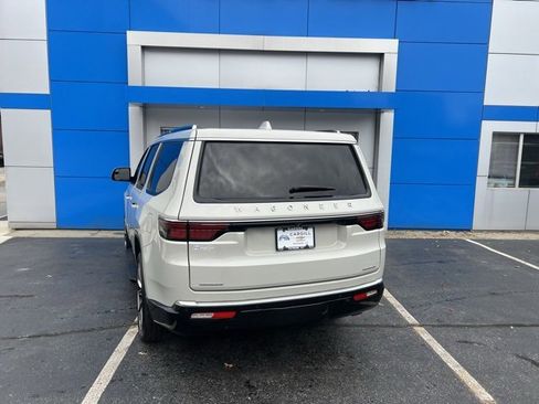 Used 2022 Jeep Wagoneer Series II w/ Convenience Group I image 6