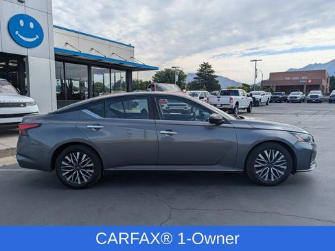 Used 2025 Nissan Altima 2.5 SV FWD image 2