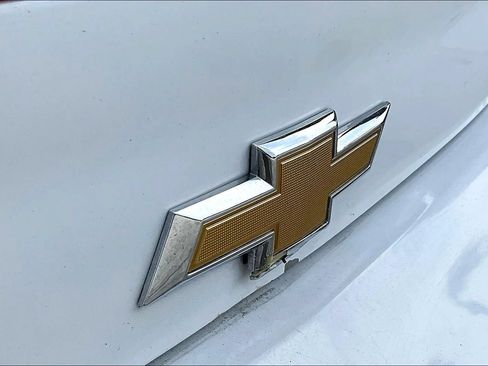 Used 2018 Chevrolet Camaro LT RWD image 21