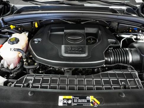 Used 2022 Jeep Grand Cherokee Overland AWD/4WD image 24