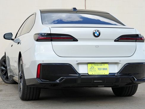 Used 2023 BMW 740i RWD image 6