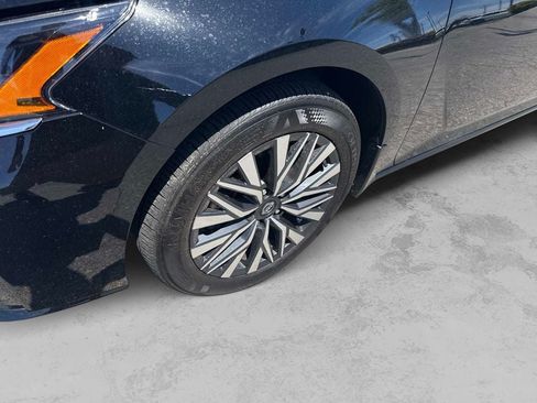 Certified 2024 Nissan Altima 2.5 SV AWD/4WD image 12