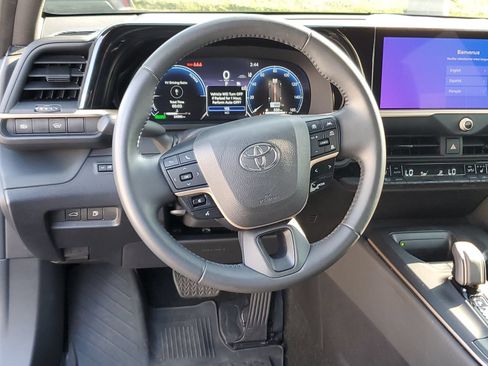 Certified 2023 Toyota Crown AWD/4WD image 12