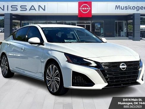 New 2025 Nissan Altima 2.5 SL image 1