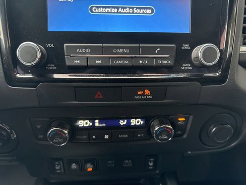 Used 2022 Nissan Frontier SV image 26