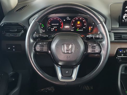 Used 2025 Honda Pilot Elite image 16