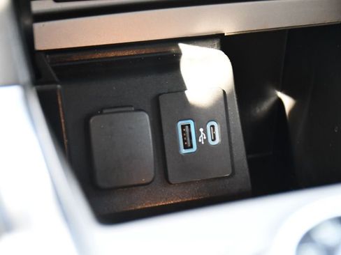 Used 2024 Ford Explorer Limited AWD/4WD image 31