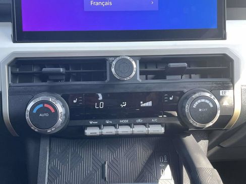 Used 2024 Toyota Tacoma TRD Sport AWD/4WD image 38