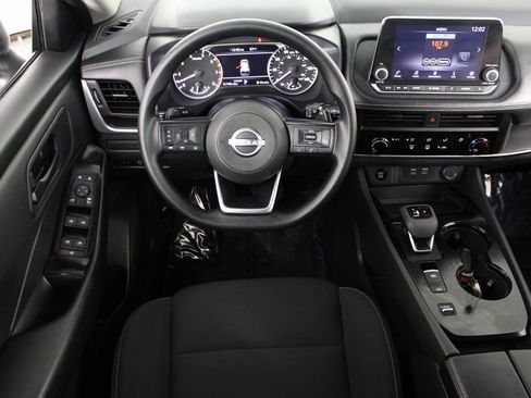 Used 2024 Nissan Rogue S image 5