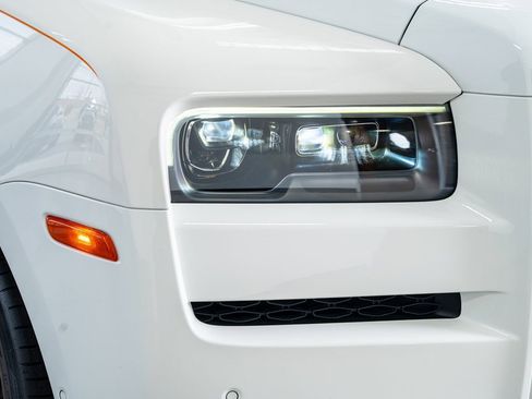 Used 2021 Rolls-Royce Cullinan image 19