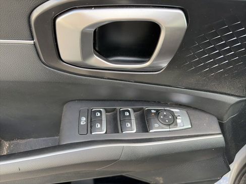 Used 2025 Kia Sorento S w/ Panoramic Sunroof Package image 14