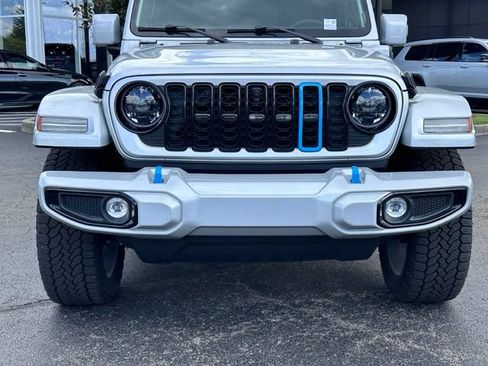 Used 2024 Jeep Wrangler High Altitude AWD/4WD image 4