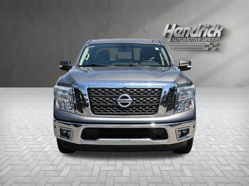Used 2017 Nissan Titan SV RWD image 3