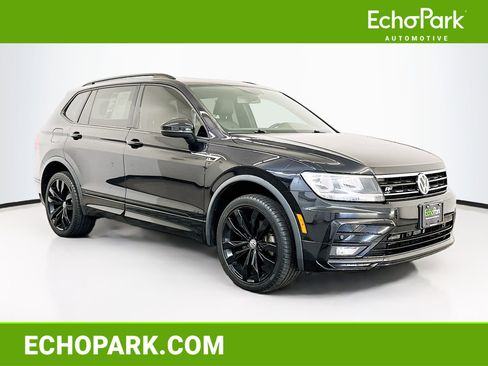 Used 2020 Volkswagen Tiguan SE R-Line image 1
