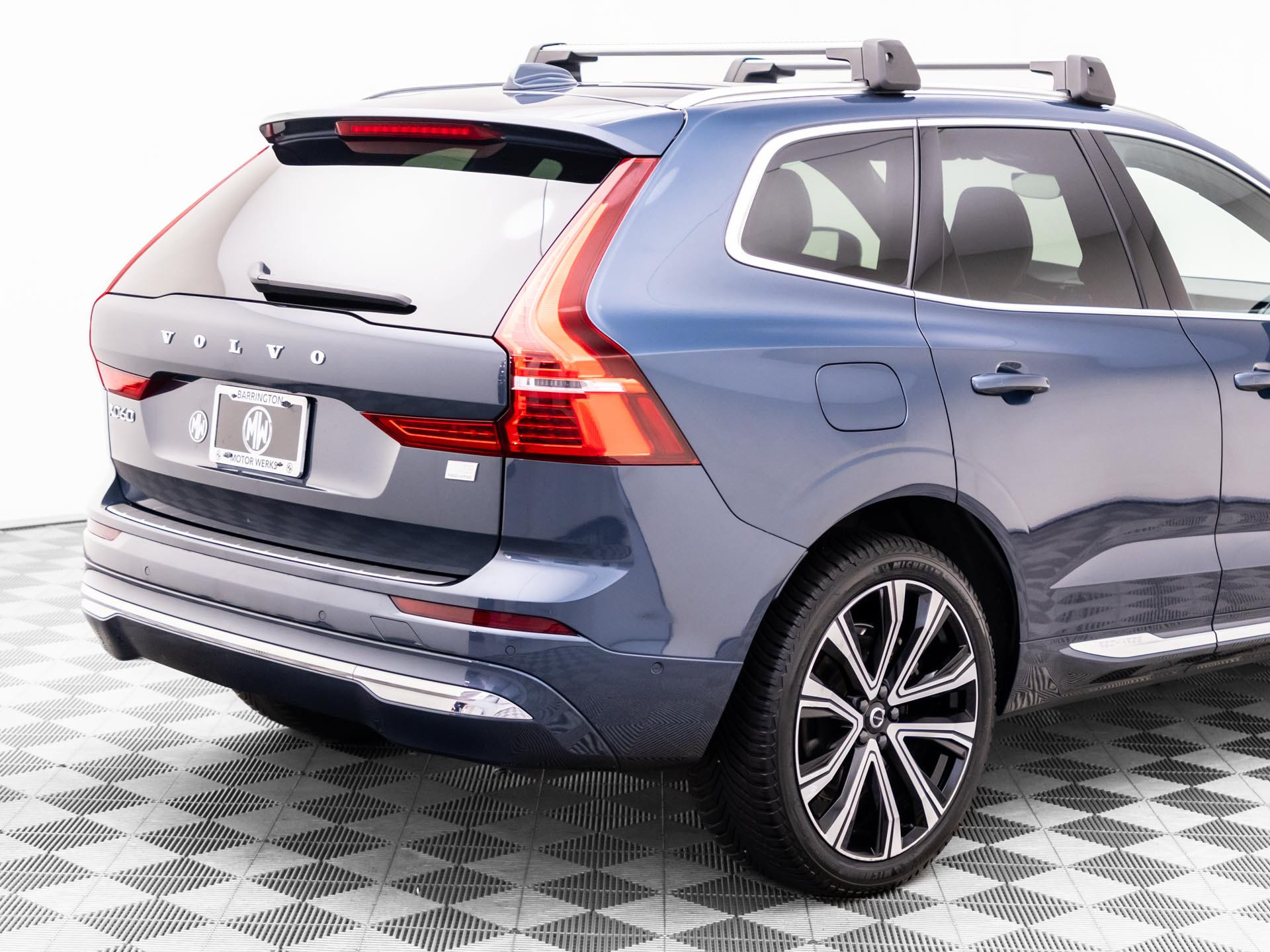 Used 2023 Volvo XC60 T8 Ultimate AWD/4WD image 32