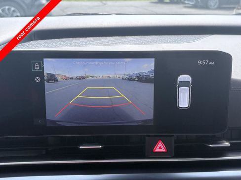 Used 2025 Kia Carnival FWD image 5