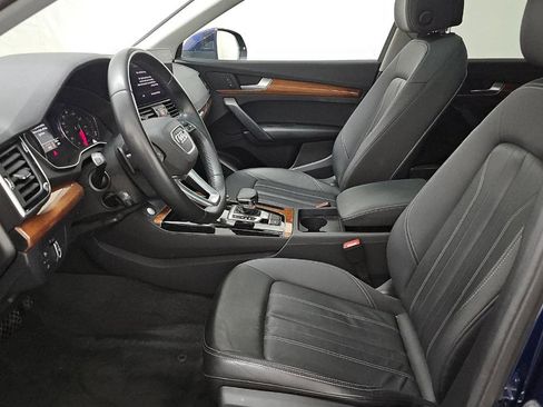Used 2023 Audi Q5 2.0T Premium w/ Convenience Package AWD/4WD image 3