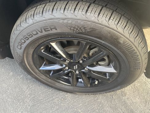 Used 2020 Dodge Journey SE w/ SE Popular Equipment Group image 19