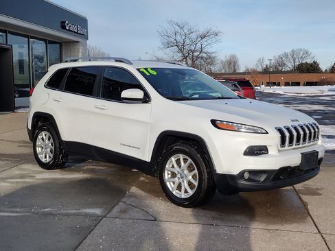 Used 2016 Jeep Cherokee Latitude w/ Comfort & Convenience Group image 14