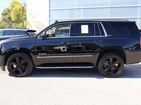 Used 2020 GMC Yukon SLT w/ Premium Edition image 6