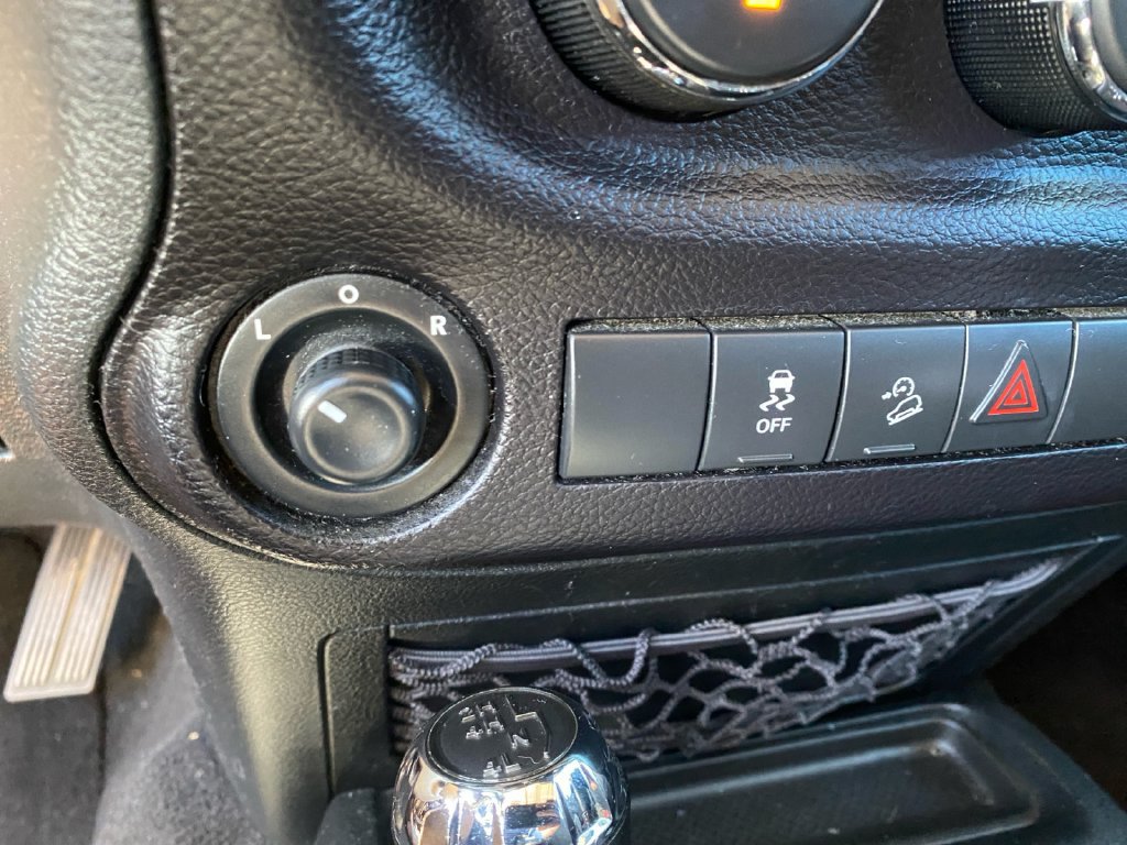 Used 2017 Jeep Wrangler Unlimited Sport w/ Quick Order Package 24S AWD/4WD image 16