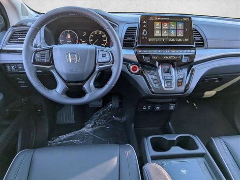 New 2026 Honda Odyssey Touring image 14