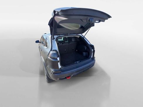 Used 2019 Jeep Cherokee Trailhawk image 21