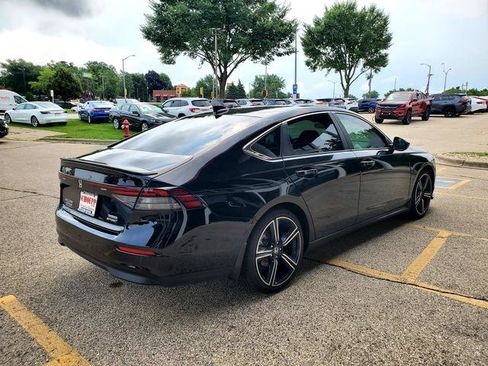 Used 2025 Honda Accord Sport image 29