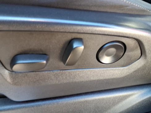 Used 2023 Chevrolet Silverado 1500 LT image 11