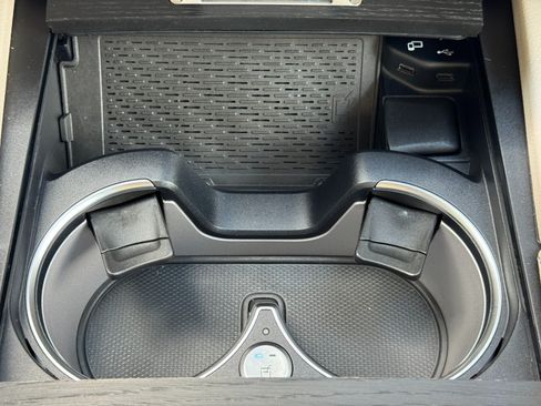 Used 2023 Mercedes-Benz GLS 450 4MATIC image 37