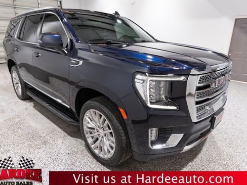 Used 2024 GMC Yukon SLT w/ SLT Luxury Package AWD/4WD image 6