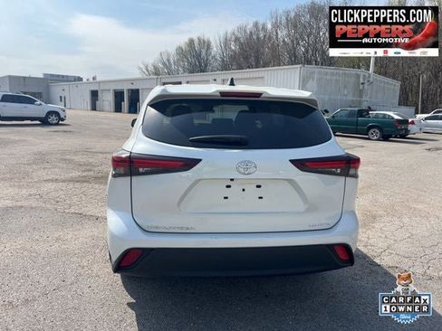 Used 2024 Toyota Highlander LE image 5