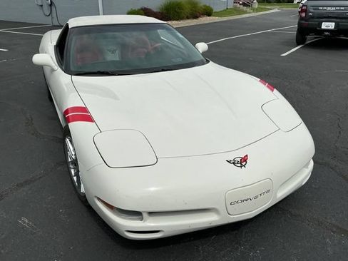 Used 2001 Chevrolet Corvette Convertible w/ Preferred Equipment Group2 RWD image 4