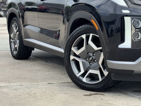 Used 2024 Hyundai Palisade Limited FWD image 13
