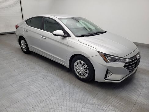 Used 2019 Hyundai Elantra SE image 11