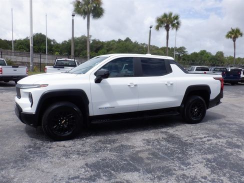 Used 2024 Chevrolet Silverado EV W/T AWD/4WD image 2