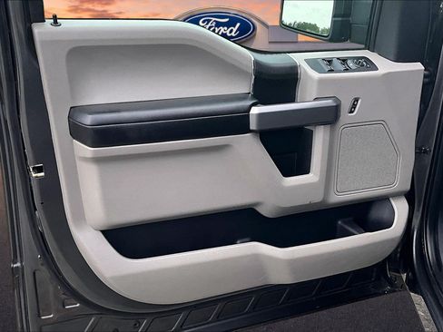 Used 2018 Ford F150 XLT AWD/4WD image 24