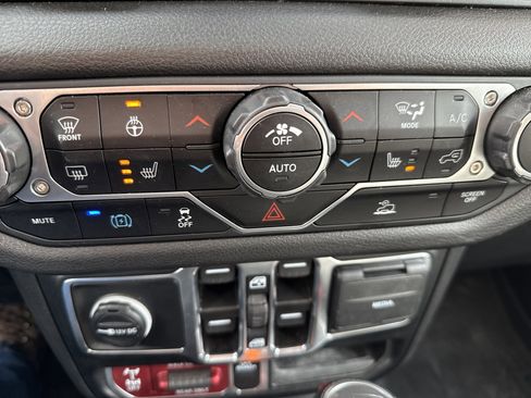 Used 2024 Jeep Wrangler Willys image 27