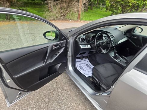 Used 2013 MAZDA MAZDA3 i Touring FWD image 17