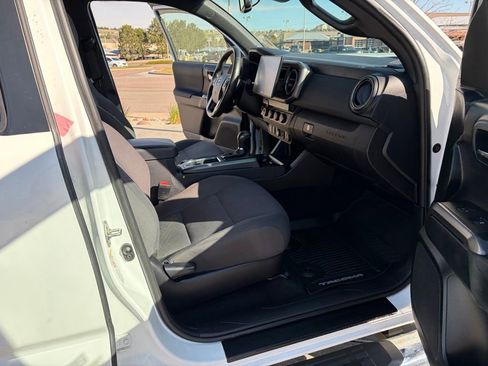 Used 2019 Toyota Tacoma TRD Off-Road AWD/4WD image 21
