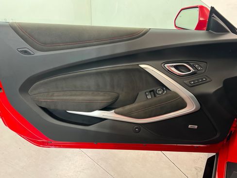 Used 2018 Chevrolet Camaro ZL1 RWD image 15
