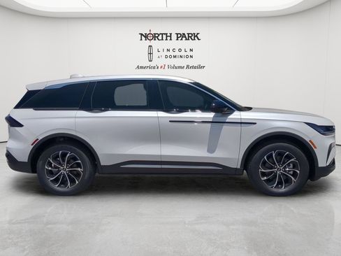 New 2026 Lincoln Nautilus Premier AWD/4WD image 6