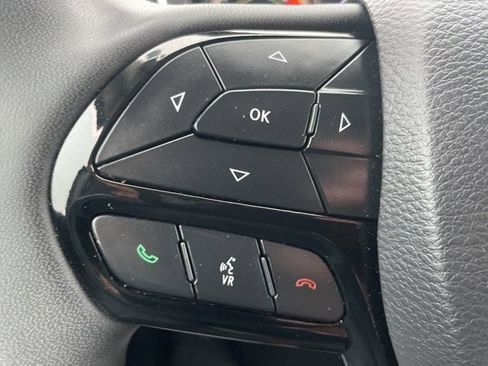 Used 2023 Jeep Cherokee Altitude Lux image 19